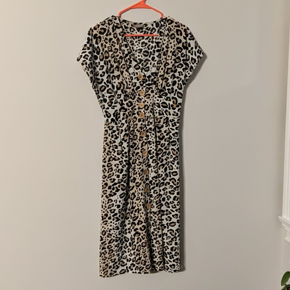 Lightweight leopard deep v-neck dress